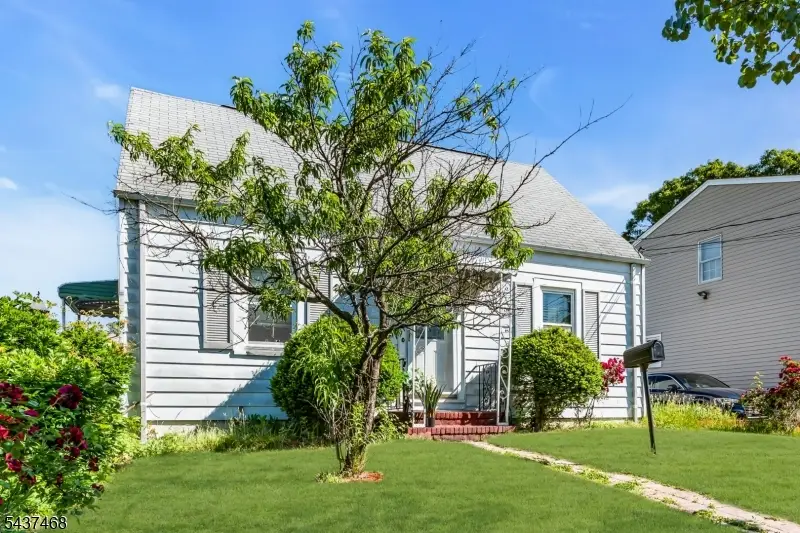7 Washington Ave, Elmwood Park, NJ 07407 - #3