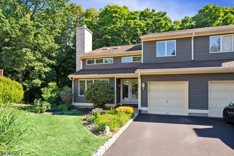 5 Saint Andrews Ln, Clinton, NJ 08809 - #1