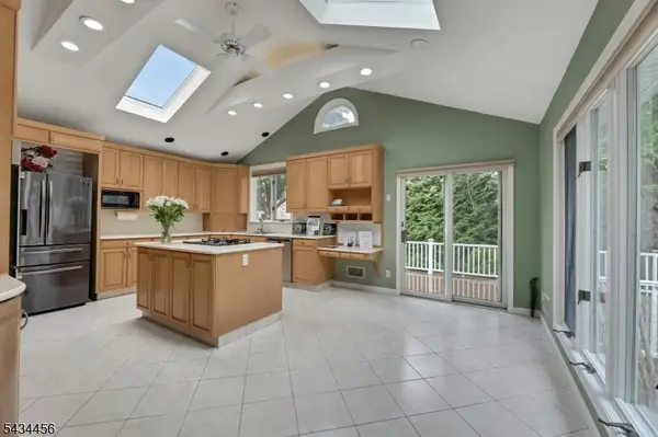 45 Kershner Pl, Fair Lawn Boro, NJ 07410