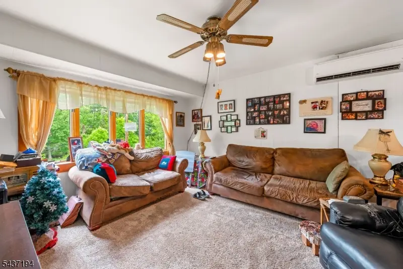 19 Fordham Trl, Hopatcong, NJ 07843 - #2