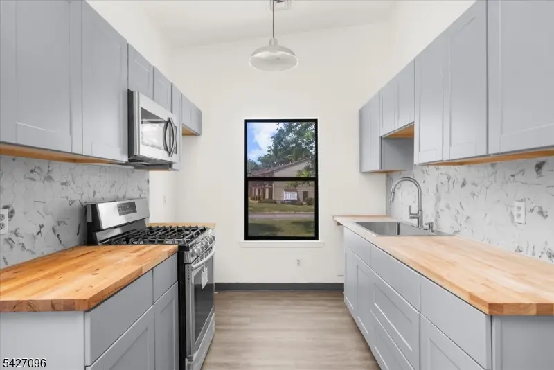 1616 Spruce Hills Dr, Glen Gardner, NJ 08826 - #3