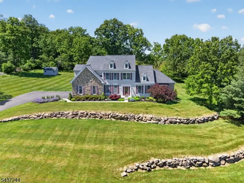 27 Kalan Farm Rd, Bethlehem, NJ 08827 - #3