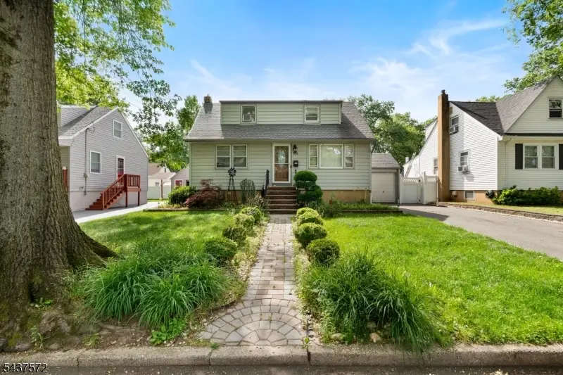 914 Inwood Pl, Rahway, NJ 07065 - #1