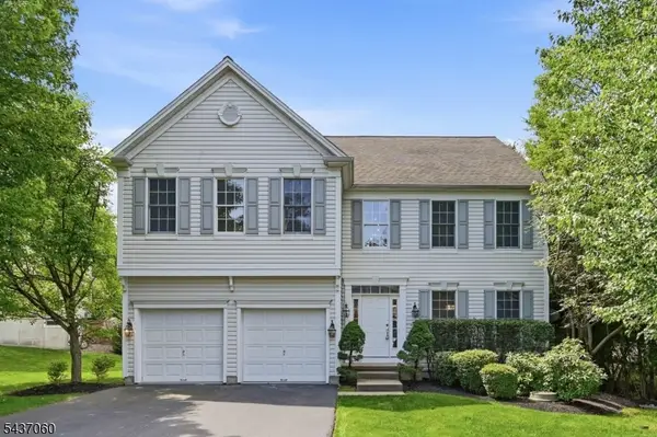 51 Hartlander St, East Brunswick Twp., NJ 08816