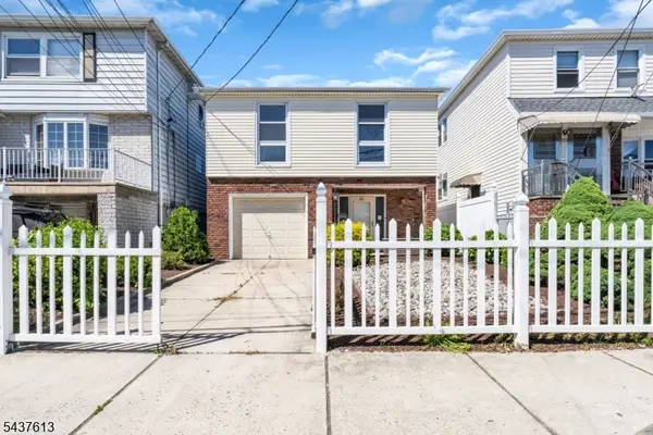 23 Colonial Dr, Bayonne City, NJ 07002