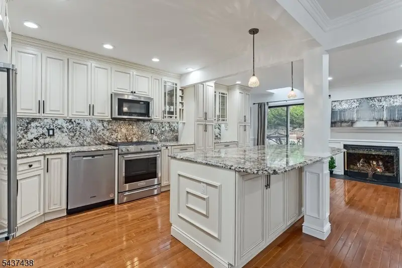 22 Averell Dr, Parsippany Troy Hills, NJ 07950 - #1
