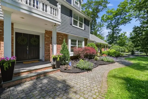 70 High Oaks Dr, Watchung Boro, NJ 07069