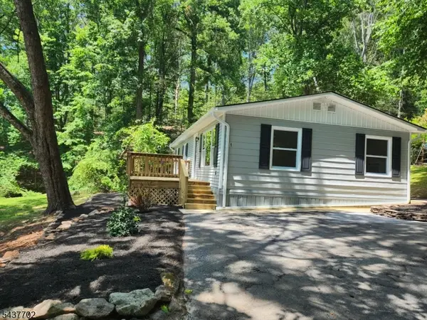 1 Watergate Dr, High Bridge Boro, NJ 08829