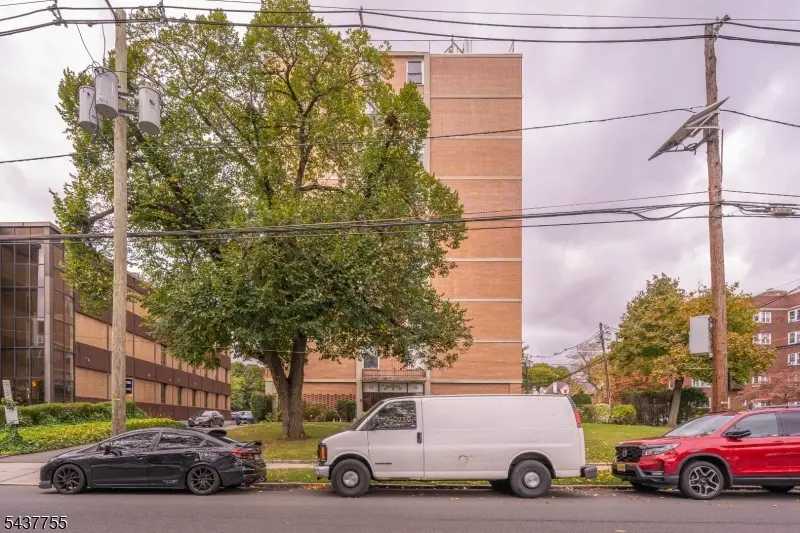 704-712 N Broad St #1D, Elizabeth, NJ 07208 - #2
