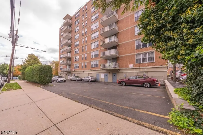 704-712 N Broad St #1D, Elizabeth, NJ 07208 - #3