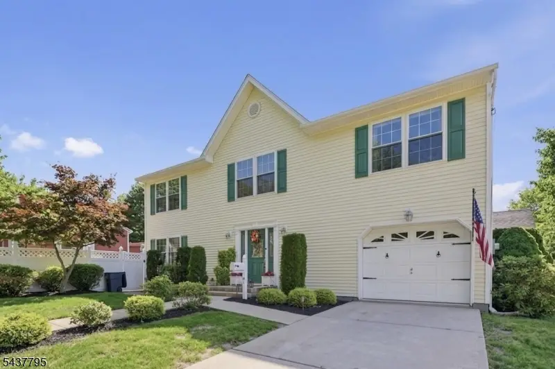 81 Hudson Ave, Ridgefield Park, NJ 07660 - #1