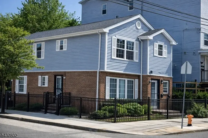 586 15th Ave, Newark, NJ 07103 - #1