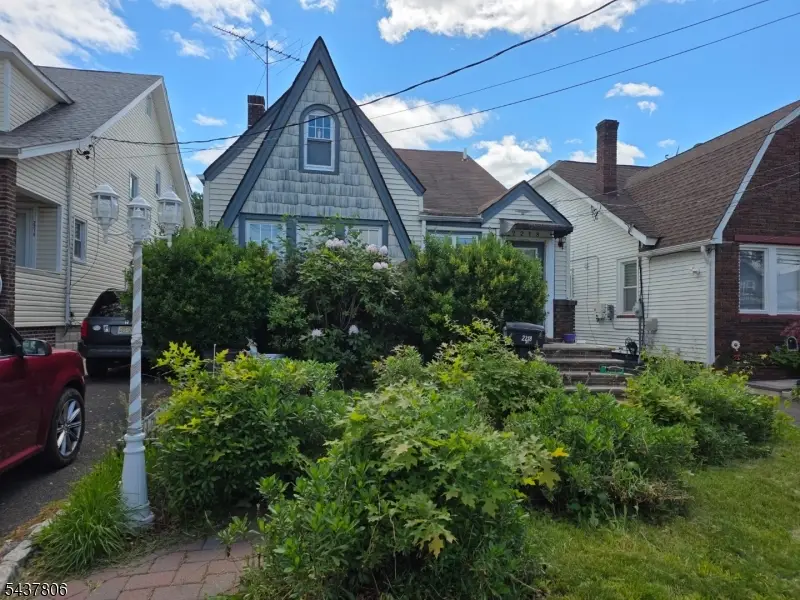 2218 Berwyn St, Union, NJ 07083 - #2