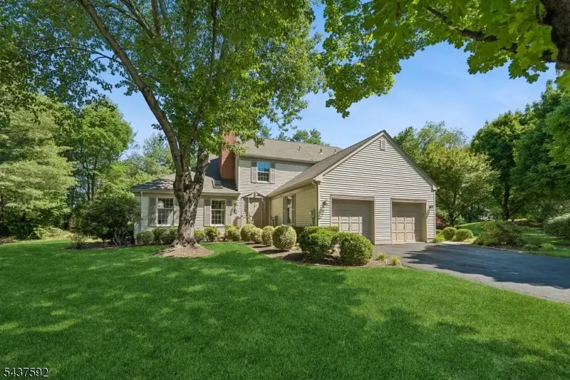8 Gelsey Ln, Bernards, NJ 07920 - #1