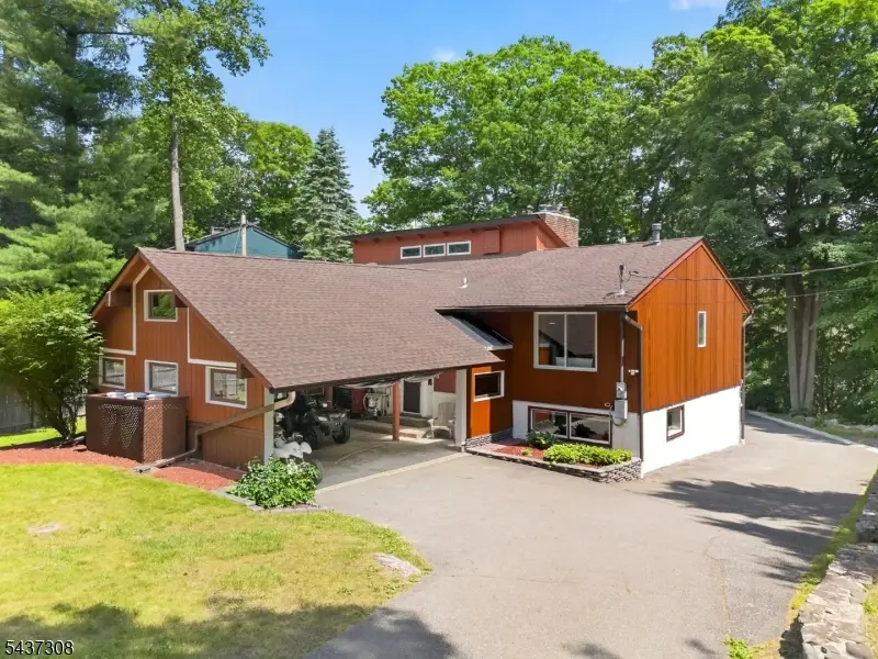 42 Goldfinch Ln, West Milford, NJ 07421 - #1