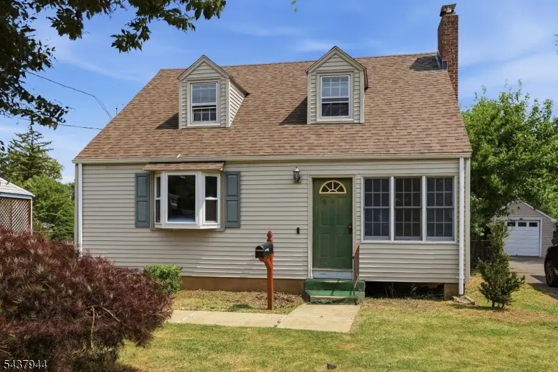 641 Greenbrook Rd, North Plainfield, NJ 07063 - #1