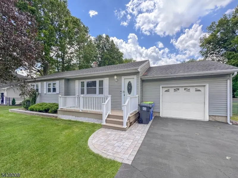 120 Oak St, Bradley Gardens, NJ 08807 - #1