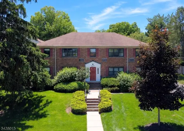 9 West Ct #2B, Westfield Town, NJ 07090