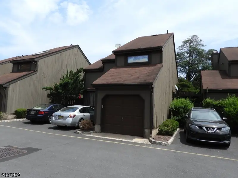 41 Riverbend Dr, North Brunswick, NJ 08902 - #2