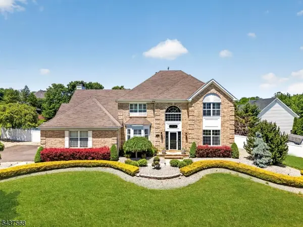 51 Canterbury Dr, Freehold Twp., NJ 07728