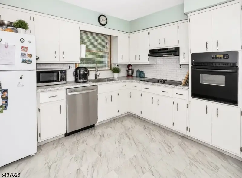 9 Stoney Brook Ln, Oak Ridge, NJ 07438 - #2