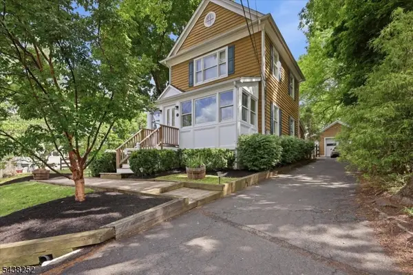 253 Essex St, Long Hill Twp., NJ 07980