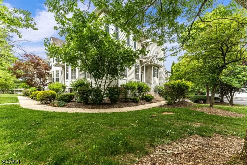 19 Cummington Ln, Raritan, NJ 08822 - #1