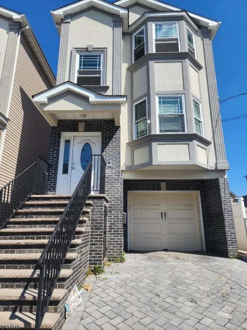 25 Amity St, Elizabeth, NJ 07202 - #1