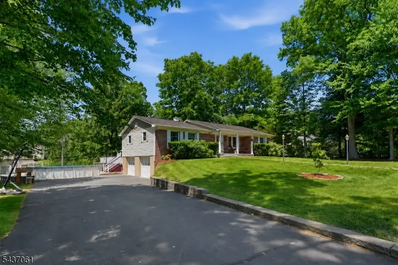 16 Windsor Dr, Oak Ridge, NJ 07438 - #3