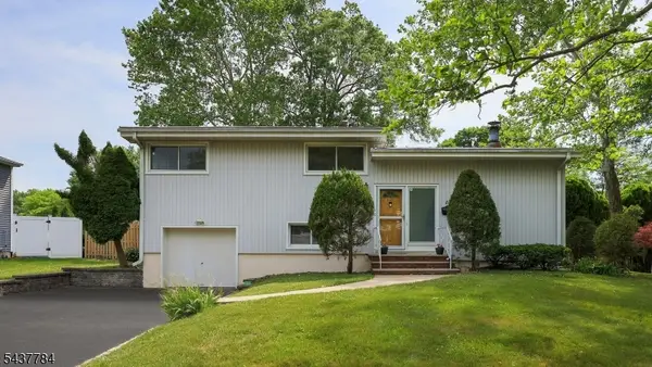 88 North Glenwood Rd, Fanwood Boro, NJ 07023