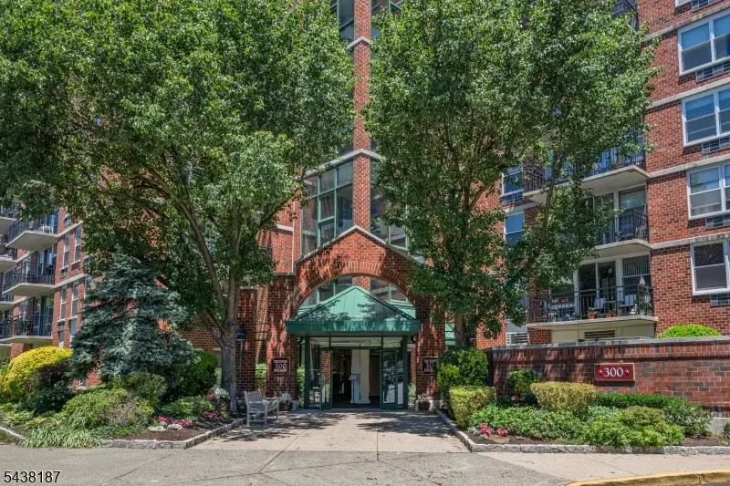300 Main St #213, Singac, NJ 07424 - #1