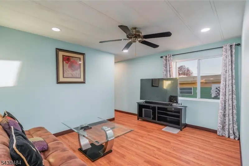 191 W 24th St #D5, Bayonne, NJ 07002 - #3