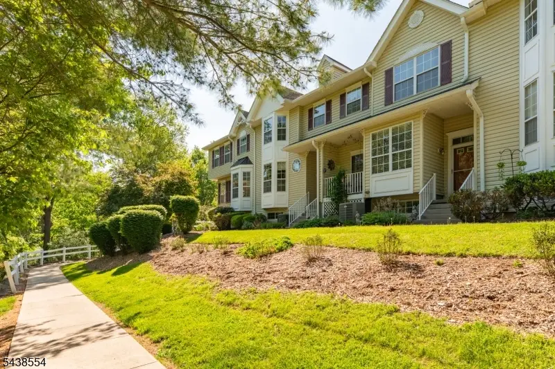 18 Kentworth Ct, Raritan, NJ 08822 - #2