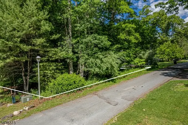 404 Hearthstone Ct, Montague Twp., NJ 07827