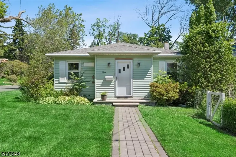 40 Maple Ln, Lake Hiawatha, NJ 07034 - #2