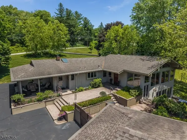 219 W Valley Brook Rd, Washington Twp., NJ 07853