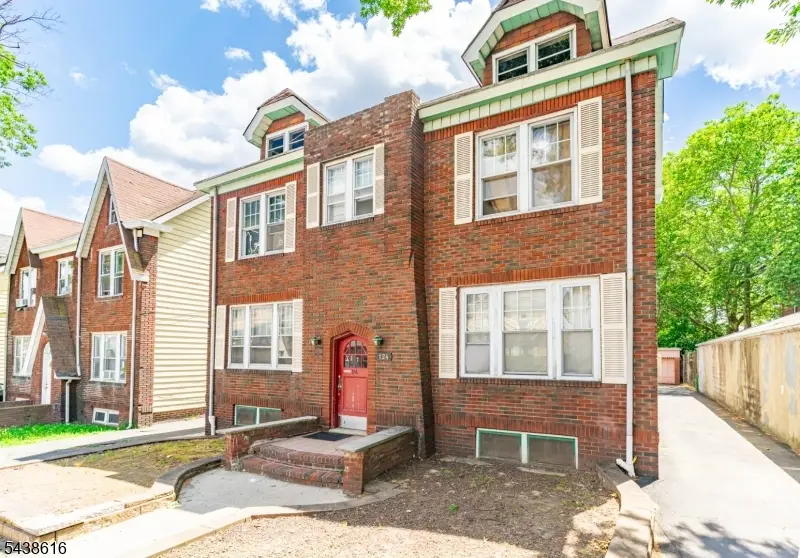 126 Scofield St, Newark, NJ 07106 - #1