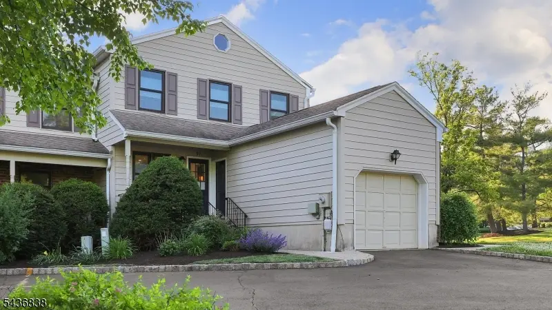 97 Sunrise Dr, Long Hill, NJ 07933 - #3