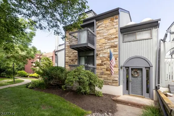 55 Kensington Ct, Washington Twp., NJ 07853