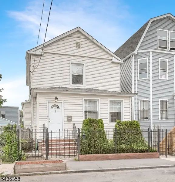 64 Norwood St, Newark City, NJ 07106