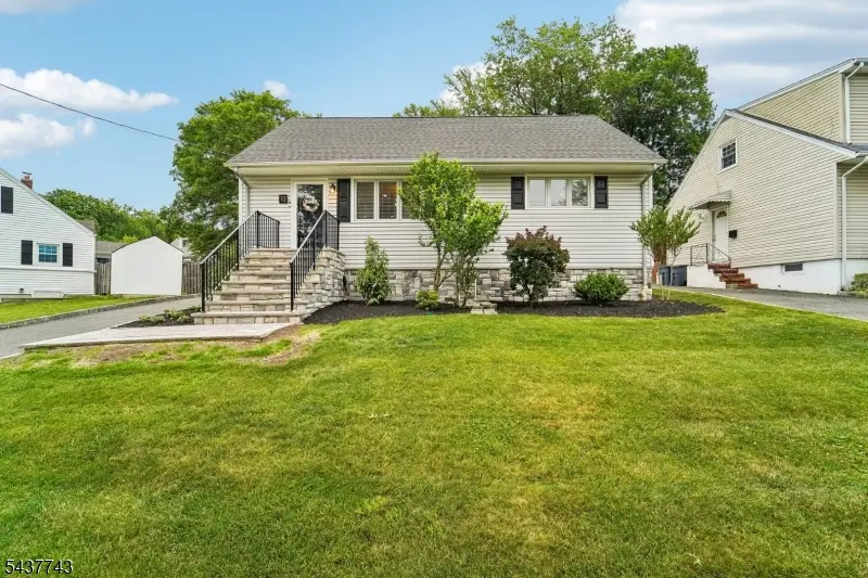 13 Crane Ter, Verona, NJ 07044 - #1