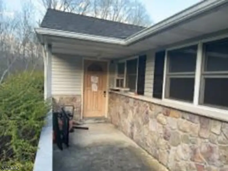16 W Owassa Tpke, Frankford, NJ 07860 - #1