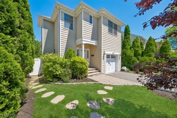 13 Edgar St, Summit City, NJ 07901