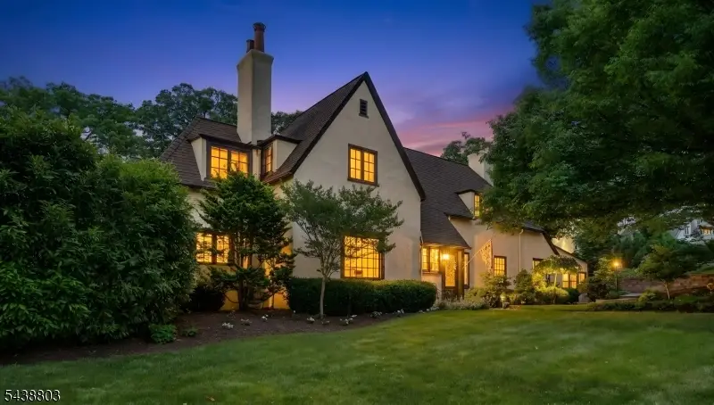 230 Satterthwaite Ave, Nutley, NJ 07110 - #1