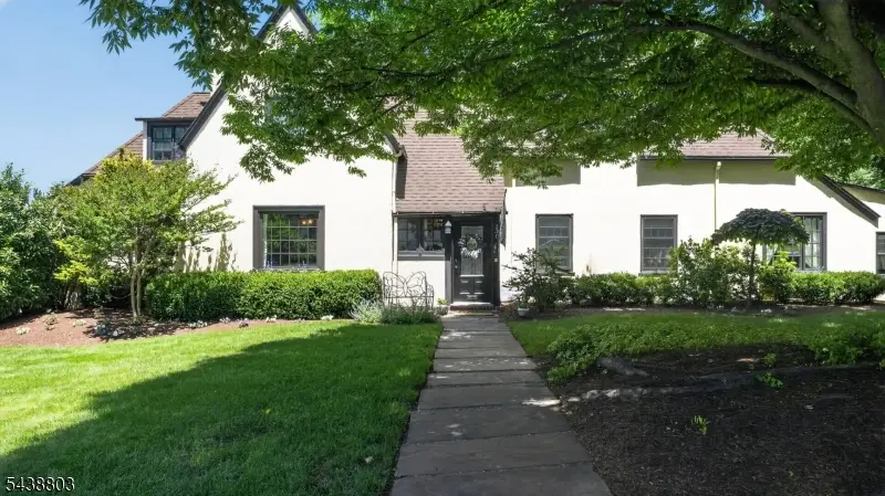 230 Satterthwaite Ave, Nutley, NJ 07110 - #3