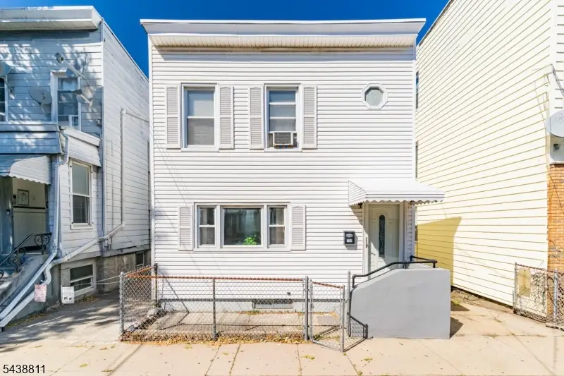 164 Hopkins Ave, Jersey City, NJ 07306 - #1