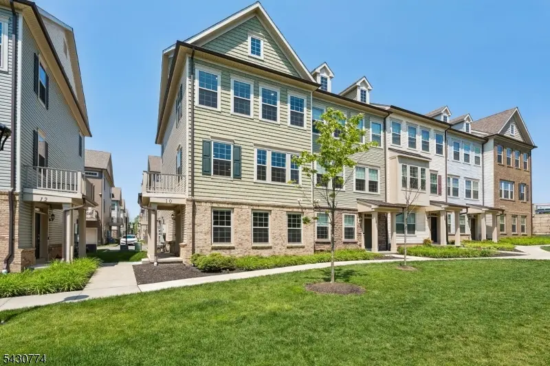 10 Cortland Ct, Livingston, NJ 07039 - #2