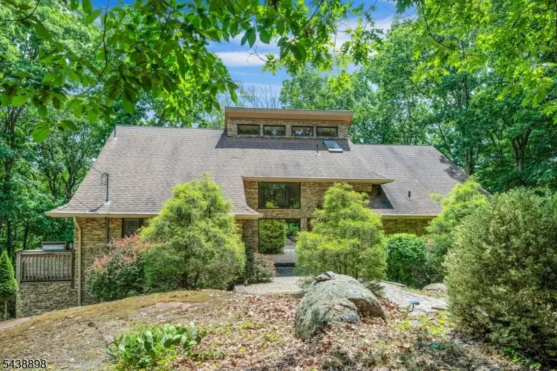 737 Ridge Rd, Kinnelon, NJ 07405 - #1