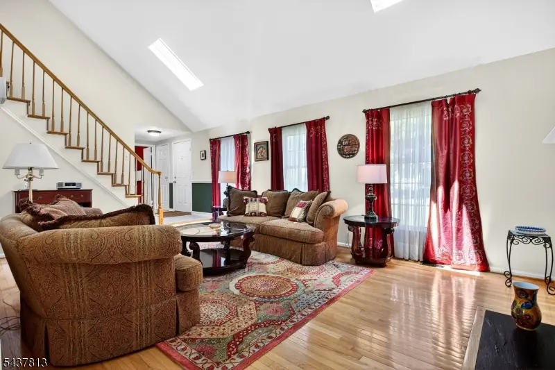 15 Hampton Ct, Bernards, NJ 07920 - #2
