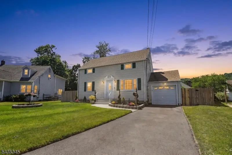 37 Glen Ct, North Plainfield, NJ 07063 - #2